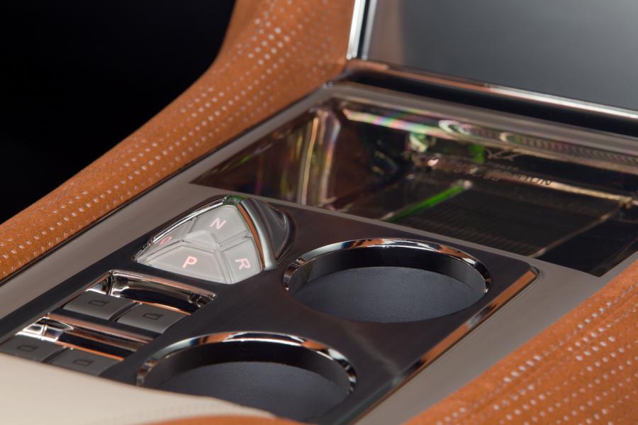 Детали интерьера Fisker Karma Surf Concept 2011 года  (фото 29 из 47)